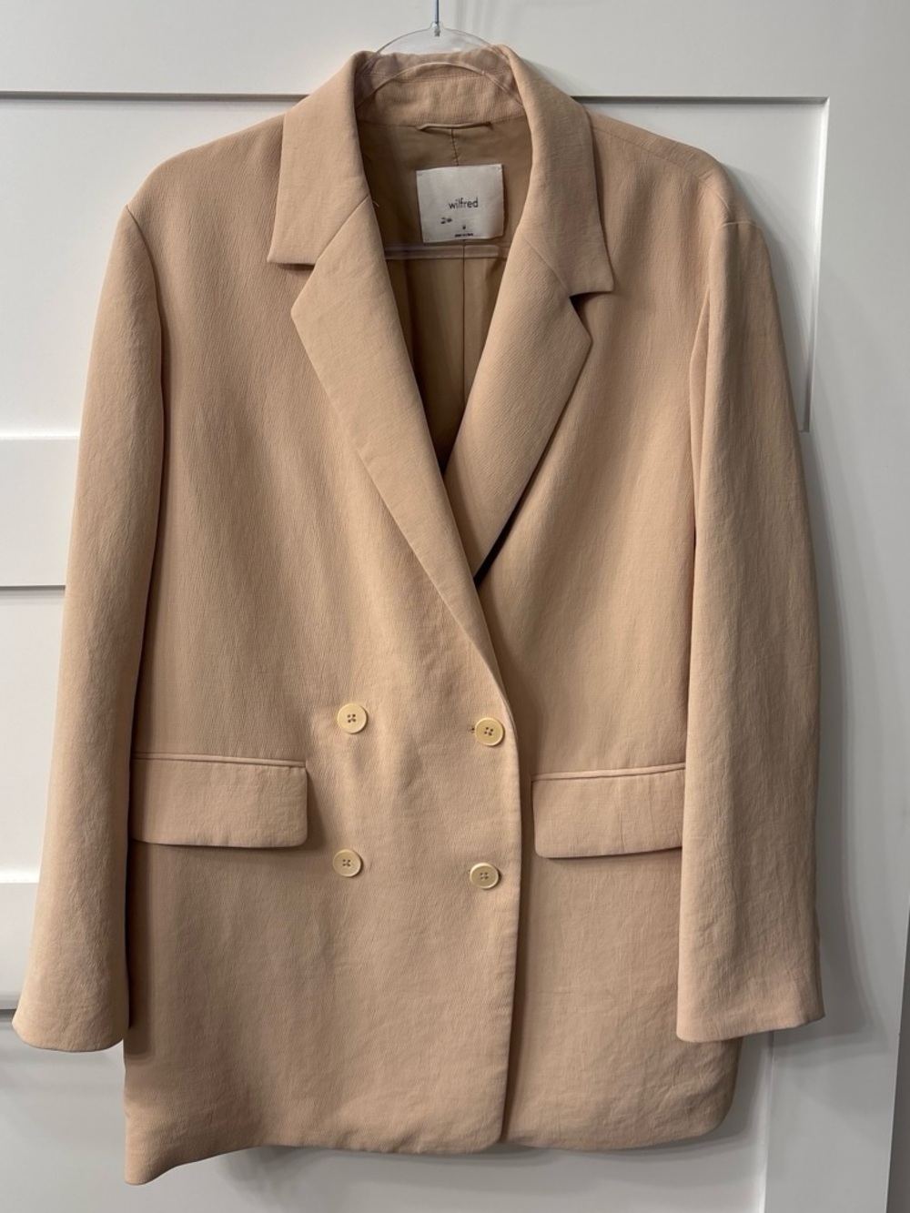 Wilfred Aritzia Beige Quiet Luxury Double-Breasted Soft Blazer